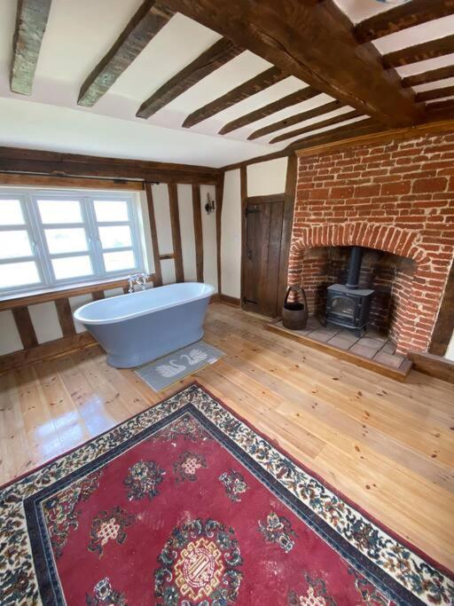 A Newly Renovated, Cosy Escape In The Beautiful Shepherd'S Cottage Dereham Zewnętrze zdjęcie