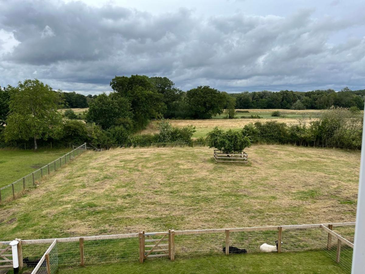 A Newly Renovated, Cosy Escape In The Beautiful Shepherd'S Cottage Dereham Zewnętrze zdjęcie