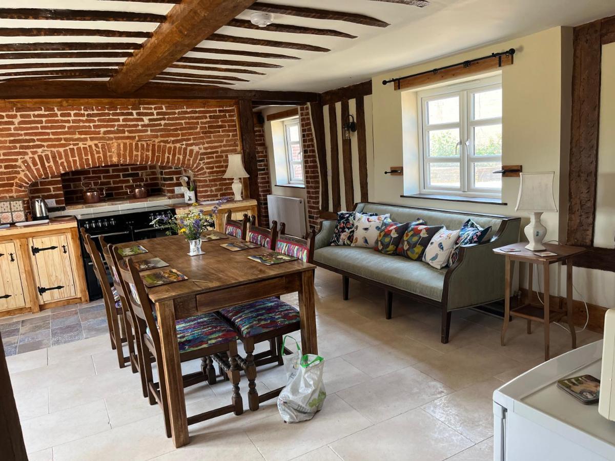 A Newly Renovated, Cosy Escape In The Beautiful Shepherd'S Cottage Dereham Zewnętrze zdjęcie
